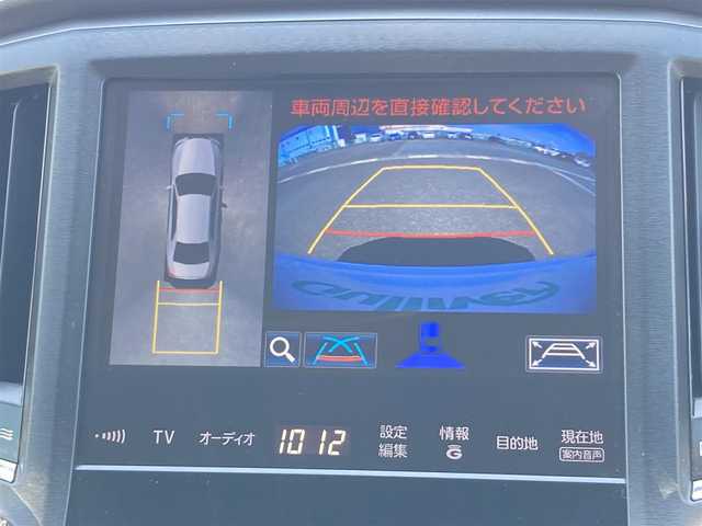 トヨタ クラウン ハイブリッド アスリートG 熊本県 2014(平26)年 14.2万km ホワイトパールクリスタルシャイン サンルーフ/純正ＨＤＤナビ/・AM/FM/CD/DVD/USB/BT/フルセグTV/・全周囲カメラ/トヨタセーフティセンス/・プリクラッシュセーフティ/・クリアランスソナー/・オートマチックハイビーム/黒革シート/・Ｄ席メモリシート/・Ｄ／Ｎパワーシート/・Ｄ／Ｎシートヒーター/・Ｄ／Ｎシートクーラー/前後ドライブレコーダー/ビルトインＥＴＣ/革巻きステアリング/・ステアリングヒーター/・ステアリングリモコン/LEDヘッドライト/オートライト/フォグランプ/スマートキー/プッシュスタート/純正フロアマット/純正ドアバイザー/社外アルミホイール