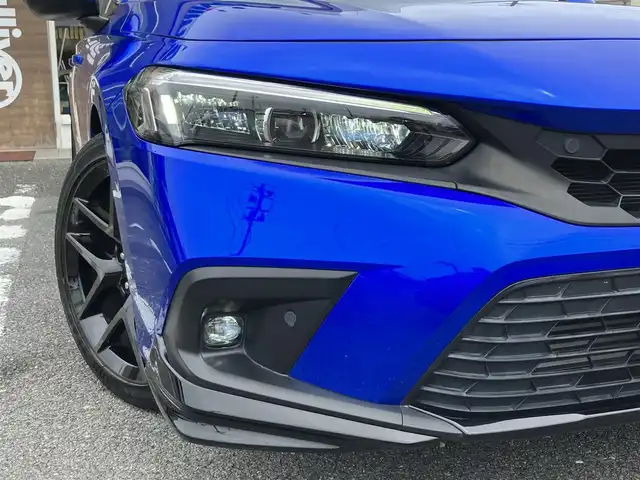 ホンダ シビック EX 三重県 2022(令4)年 2.5万km プレミアムクリスタルブルークリスタル ♪ワンオーナー/♪走行24377km/♪6速マニュアル/ターボ/♪BOSSサウンド/ホンダセンシング/・衝突軽減ブレーキ(CMBS)/・踏み間違い衝突軽減システム/・アダプティブクルーズコントロール(ACC)/・車線維持支援システム(LKAS)/・路外逸脱抑制機能/・先行車発進お知らせ機能/・標識認識機能/・オートハイビーム/ブラインドスポットインフォメーション/Honda CONNECTディスプレイ/・ナビゲーション/・フルセグ・USB/・Bluetoothオーディオ/・Apple Car Play/・Android Auto/・バックカメラ/スマートキー/プッシュスタート/ワイヤレス充電/USBポート(充電)/前後ドライブレコーダー/ハーフレザーシート/前席パワーシート/前席シートヒーター/オートブレーキホールド/コーナーセンサー/アイドリングストップ/純正18インチAW/LEDヘッドライト/LEDフォグライト/オートライト/オートワイパー/オートリトラクタブルミラー/ウィンカーミラー/革巻ステアリング/ステアリングスイッチ/フロアマット/ドアバイザー/プライバシーガラス/ビルトインETC2.0/サイド/カーテン/ニーエアバック