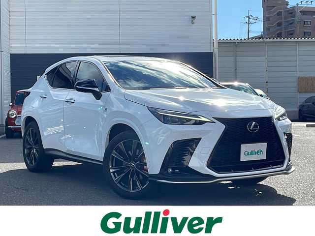 レクサス ＮＸ 350 Fスポーツ 佐賀県 2023(令5)年 2.3万km ホワイトノーヴァガラスフレーク エンジンスタートボタン/保証書/取扱説明書/記録簿/MTモード付AT/100V充電/アイドリングストップ/スマートキー/AAC/スペアキー有/追従走行付きクルーズコントロール/Bluetooth接続/USB入力端子/ビルトインETC2.0/全方位カメラ/AppleCarPlay/AndroidAuto/フルセグTV/純正ナビ/サンルーフ/電動リアゲート/純正前後ドライブレコーダー/全席パワーシート/フロアマット/レザーシート/全席シートヒーター/前席エアシート/純正アルミホイール/ABS/横滑り防止装置/前後コーナーセンサー/レーンキープアシスト/盗難防止装置/オートライト/オートマチックハイビーム/ダウンヒルアシストコントロール/LEDヘッドライト/衝突被害軽減システム/ヘッドアップディスプレイ/シートメモリ/パドルシフト/電格ウィンカーミラー/ブラインドスポットモニター/革巻ステアリング/ステアリングスイッチ/プリクラッシュセーフティ/デジタルインナーミラー/ロードサインアシスト/レーンチェンジアシスト/プロアクティブドライビングアシスト/パーキングサポートブレーキ/安心降車アシスト/リアカメラディテクション/おくだけ充電