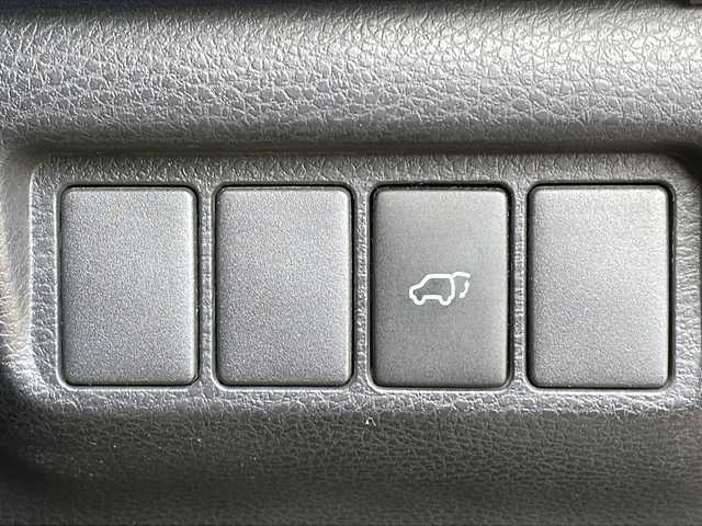 トヨタ ハリアー プレミアム 長野県 2017(平29)年 6.2万km スパークリングブラックパールクリスタルシャイン 純正メーカーナビ/バックカメラ/JBLサウンドシステム/パワーバックドア/ハーフレザーシート/パワーシート/プッシュスタート/社外18インチアルミ/保証書・取説/スペアキー