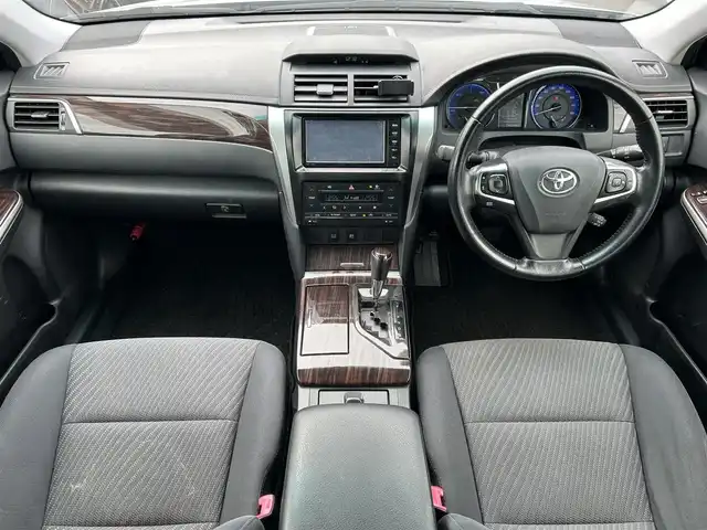 トヨタ カムリ ハイブリット Gパッケージ 静岡県 2014(平26)年 18.7万km シルバーM 純正ナビ/　（Bluetooth/DVD/CD/AM/FM）/フルセグTV/クルーズコントロール/横滑り防止装置/運転席パワーシート/プッシュスタート/スマートキー/スペアキー有り/純正フロアマット/純正17インチアルミホイール/保証書/取扱説明書