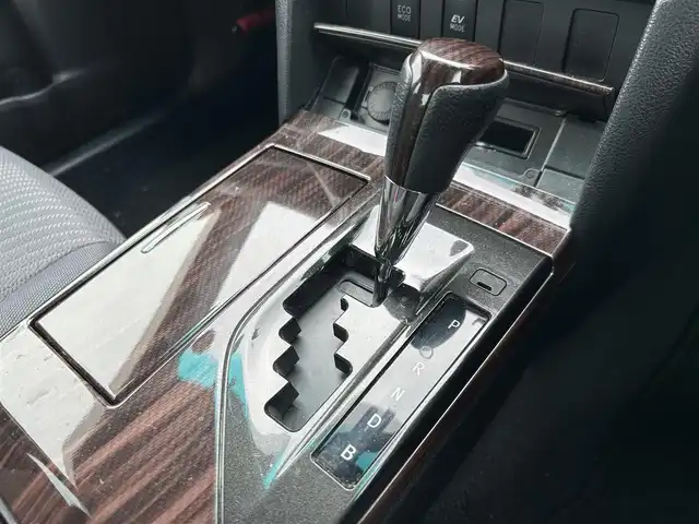 トヨタ カムリ ハイブリット Gパッケージ 静岡県 2014(平26)年 18.7万km シルバーM 純正ナビ/　（Bluetooth/DVD/CD/AM/FM）/フルセグTV/クルーズコントロール/横滑り防止装置/運転席パワーシート/プッシュスタート/スマートキー/スペアキー有り/純正フロアマット/純正17インチアルミホイール/保証書/取扱説明書