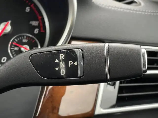 メルセデス・ベンツ ＧＬＳ３５０ｄ 4マチックスポーツ 三重県 2016(平28)年 8.4万km ダイヤモンドホワイト ACC/パノラミックスライディングルーフ　/黒革シート/harman/kardon/純正ナビ/全方位カメラ/フルセグTV/シートヒーター/温冷機能付きカップホルダー/電動格納サードシート/純正21インチアルミホイール/ETC/電動リアゲート/AppleCarPlay/AndroidAuto/スペアキー
