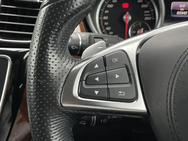 メルセデス・ベンツ ＧＬＳ３５０ｄ 4マチックスポーツ 三重県 2016(平28)年 8.4万km ダイヤモンドホワイト ACC/パノラミックスライディングルーフ　/黒革シート/harman/kardon/純正ナビ/全方位カメラ/フルセグTV/シートヒーター/温冷機能付きカップホルダー/電動格納サードシート/純正21インチアルミホイール/ETC/電動リアゲート/AppleCarPlay/AndroidAuto/スペアキー