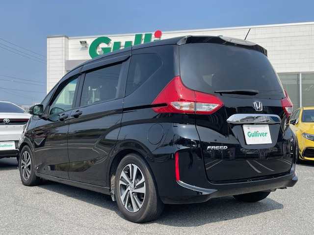ホンダ フリード G ホンダセンシング 三重県 2017(平29)年 7.5万km クリスタルブラックパール メーカーオプション/・サイド/カーテンエアバック/Cパッケージ/・プラズマクラスター付オートエアコン/・ロールサンシェード/・コンフォートビューパッケージ/Sパッケージ/・LEDヘッドランプ/・オートライト/・アクティブコーナリングランプ/・185/65R15インチ純正AW/・革巻きステアリングホイール/・ブラック木目調インパネ加飾/・ハーフレザーシート/・シートバックポケット/ホンダセンシング/・衝突軽減ブレーキ/・歩行者事故低減ステアリング/・車線維持支援システム/・路外逸脱抑制機能/・誤発進抑制機能/・先行車発進お知らせ機能/・標識認識機能/・マルチインフォメーションディスプレイ/純正11型フリップダウンモニター/純正SDナビ/フルセグTV/【CD/DVD/SD/Bluetooth】/バックカメラ/ビルトインETC/ドライブレコーダー/プッシュスタート/スマートキー/スペアキー/純正フロアマット