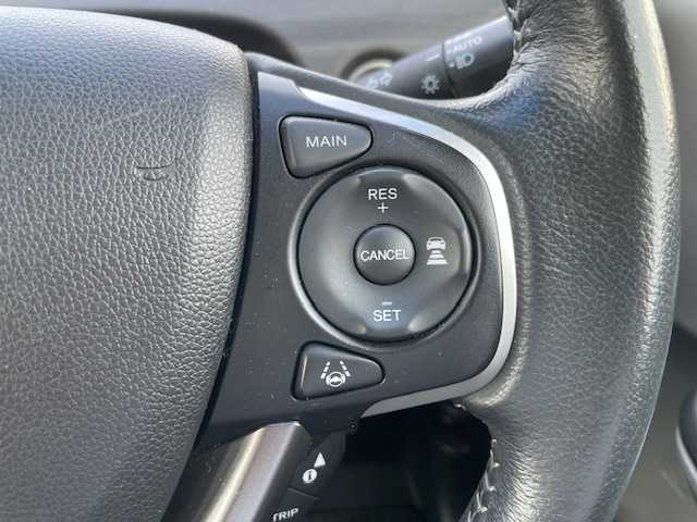 ホンダ フリード G ホンダセンシング 三重県 2017(平29)年 7.5万km クリスタルブラックパール メーカーオプション/・サイド/カーテンエアバック/Cパッケージ/・プラズマクラスター付オートエアコン/・ロールサンシェード/・コンフォートビューパッケージ/Sパッケージ/・LEDヘッドランプ/・オートライト/・アクティブコーナリングランプ/・185/65R15インチ純正AW/・革巻きステアリングホイール/・ブラック木目調インパネ加飾/・ハーフレザーシート/・シートバックポケット/ホンダセンシング/・衝突軽減ブレーキ/・歩行者事故低減ステアリング/・車線維持支援システム/・路外逸脱抑制機能/・誤発進抑制機能/・先行車発進お知らせ機能/・標識認識機能/・マルチインフォメーションディスプレイ/純正11型フリップダウンモニター/純正SDナビ/フルセグTV/【CD/DVD/SD/Bluetooth】/バックカメラ/ビルトインETC/ドライブレコーダー/プッシュスタート/スマートキー/スペアキー/純正フロアマット