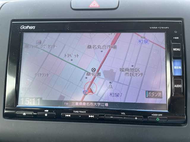 ホンダ フリード G ホンダセンシング 三重県 2017(平29)年 7.5万km クリスタルブラックパール メーカーオプション/・サイド/カーテンエアバック/Cパッケージ/・プラズマクラスター付オートエアコン/・ロールサンシェード/・コンフォートビューパッケージ/Sパッケージ/・LEDヘッドランプ/・オートライト/・アクティブコーナリングランプ/・185/65R15インチ純正AW/・革巻きステアリングホイール/・ブラック木目調インパネ加飾/・ハーフレザーシート/・シートバックポケット/ホンダセンシング/・衝突軽減ブレーキ/・歩行者事故低減ステアリング/・車線維持支援システム/・路外逸脱抑制機能/・誤発進抑制機能/・先行車発進お知らせ機能/・標識認識機能/・マルチインフォメーションディスプレイ/純正11型フリップダウンモニター/純正SDナビ/フルセグTV/【CD/DVD/SD/Bluetooth】/バックカメラ/ビルトインETC/ドライブレコーダー/プッシュスタート/スマートキー/スペアキー/純正フロアマット