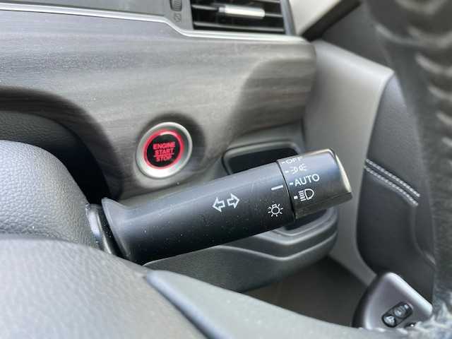 ホンダ フリード G ホンダセンシング 三重県 2017(平29)年 7.5万km クリスタルブラックパール メーカーオプション/・サイド/カーテンエアバック/Cパッケージ/・プラズマクラスター付オートエアコン/・ロールサンシェード/・コンフォートビューパッケージ/Sパッケージ/・LEDヘッドランプ/・オートライト/・アクティブコーナリングランプ/・185/65R15インチ純正AW/・革巻きステアリングホイール/・ブラック木目調インパネ加飾/・ハーフレザーシート/・シートバックポケット/ホンダセンシング/・衝突軽減ブレーキ/・歩行者事故低減ステアリング/・車線維持支援システム/・路外逸脱抑制機能/・誤発進抑制機能/・先行車発進お知らせ機能/・標識認識機能/・マルチインフォメーションディスプレイ/純正11型フリップダウンモニター/純正SDナビ/フルセグTV/【CD/DVD/SD/Bluetooth】/バックカメラ/ビルトインETC/ドライブレコーダー/プッシュスタート/スマートキー/スペアキー/純正フロアマット