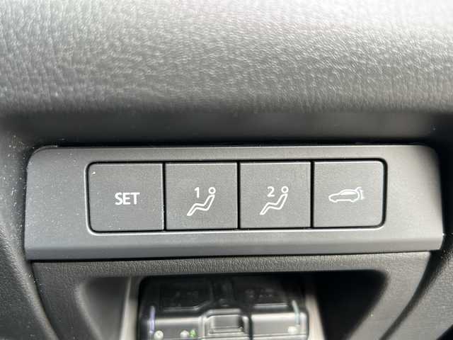 マツダ ＣＸ－３０ XD プロアクティブ 大阪府 2023(令5)年 4.7万km ジェットブラックマイカ １オーナー　衝突軽減　レーダークルーズコントロール　ＢＳＭ　コーナーセンサー　前後ドライブレコーダー　ハンドルヒーター　シートヒーター　パワーシート　シートメモリ　スマートキー　電動リアゲート　オートワイパー　オートライト　オートハイビーム　LEDヘッドライト　左右独立エアコン　保証書/取扱説明書　メーカーSDナビ　フルセグ　ＤＶＤ　ビルドインＥＴＣ　ＨＤＭＩ　ディーゼルターボ　スペアキー1本　純正アルミ　純正オーディオ　ウィンカーミラー　プッシュスタート　アイドリングストップ