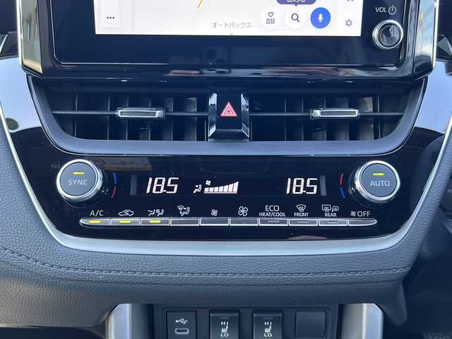トヨタ カローラ クロス ハイブリッド Z 石川県 2024(令6)年 0.7万km アティチュードブラックマイカ ワンオーナー/サンルーフ/ルーフレール/オートリアゲート/オートワイパー/ウィンカーミラー/ドアバイザー/LEDヘッドライト/レーダークルーズコントロール/アイドリングストップ/シートヒーター/パワーシート/Bluetooth/フルセグテレビ/バックカメラ/ＥＴＣ/ドライブレコーダー
