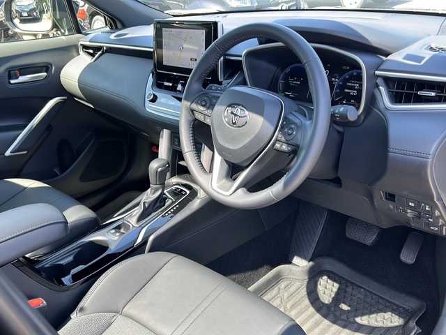 トヨタ カローラ クロス ハイブリッド Z 石川県 2024(令6)年 0.7万km アティチュードブラックマイカ ワンオーナー/サンルーフ/ルーフレール/オートリアゲート/オートワイパー/ウィンカーミラー/ドアバイザー/LEDヘッドライト/レーダークルーズコントロール/アイドリングストップ/シートヒーター/パワーシート/Bluetooth/フルセグテレビ/バックカメラ/ＥＴＣ/ドライブレコーダー