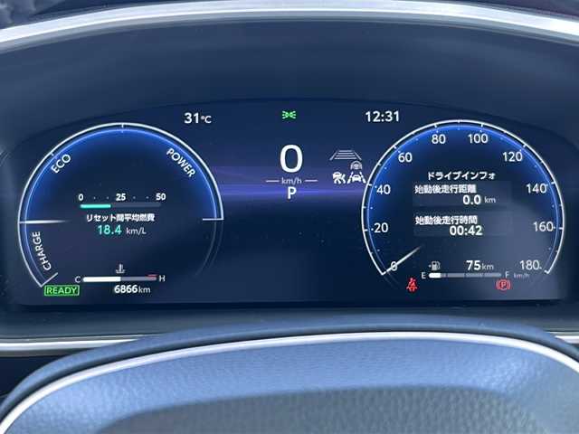 トヨタ カローラ クロス ハイブリッド Z 石川県 2024(令6)年 0.7万km アティチュードブラックマイカ ワンオーナー/サンルーフ/ルーフレール/オートリアゲート/オートワイパー/ウィンカーミラー/ドアバイザー/LEDヘッドライト/レーダークルーズコントロール/アイドリングストップ/シートヒーター/パワーシート/Bluetooth/フルセグテレビ/バックカメラ/ＥＴＣ/ドライブレコーダー