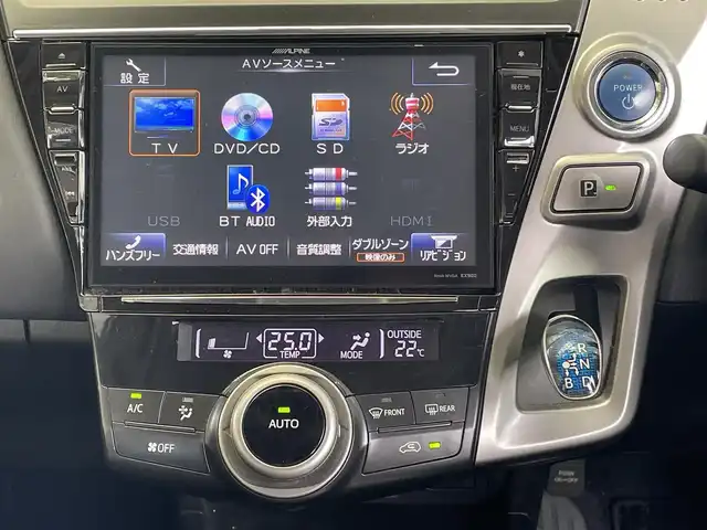 トヨタ プリウス α S 福岡県 2015(平27)年 11万km アティチュードブラックマイカ 純正社外ナビ/（ALPINE：EX900（9インチナビ））/Bluetooth対応/フルセグTV/CD/DVD/ドライブレコーダー（前側）/バックカメラ/3列シート/7人乗り/ビルトインETC/ドアバイザー/純正アルミホイール/純正フロアマット/プッシュスタート/パワーウィンドウ（ALL）/取扱説明書/スペアキー/スマートキー