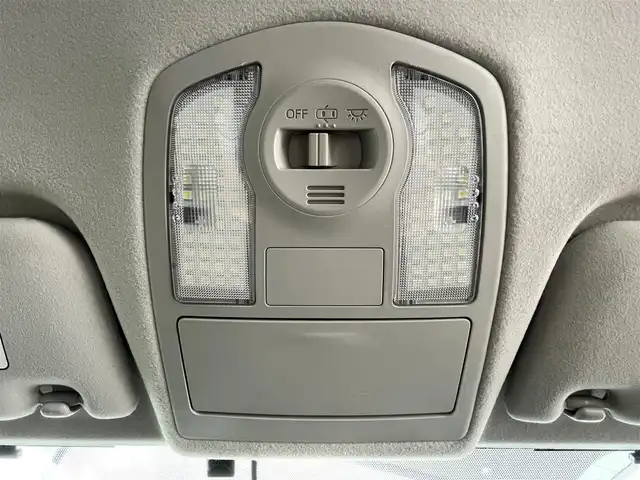 トヨタ プリウス α S 福岡県 2015(平27)年 11万km アティチュードブラックマイカ 純正社外ナビ/（ALPINE：EX900（9インチナビ））/Bluetooth対応/フルセグTV/CD/DVD/ドライブレコーダー（前側）/バックカメラ/3列シート/7人乗り/ビルトインETC/ドアバイザー/純正アルミホイール/純正フロアマット/プッシュスタート/パワーウィンドウ（ALL）/取扱説明書/スペアキー/スマートキー