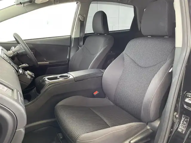 トヨタ プリウス α S 福岡県 2015(平27)年 11万km アティチュードブラックマイカ 純正社外ナビ/（ALPINE：EX900（9インチナビ））/Bluetooth対応/フルセグTV/CD/DVD/ドライブレコーダー（前側）/バックカメラ/3列シート/7人乗り/ビルトインETC/ドアバイザー/純正アルミホイール/純正フロアマット/プッシュスタート/パワーウィンドウ（ALL）/取扱説明書/スペアキー/スマートキー