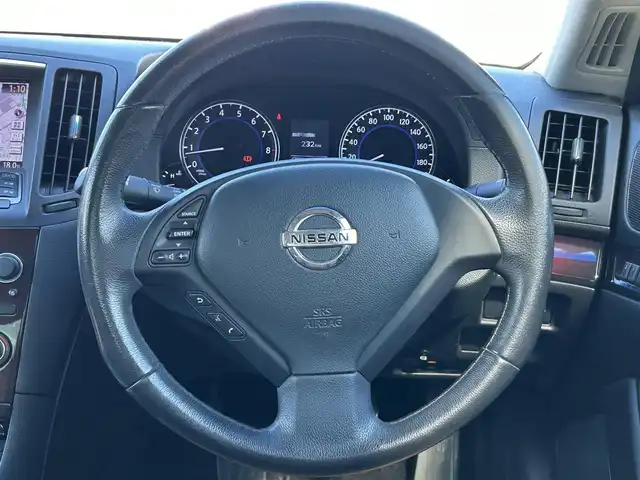 日産 スカイライン 370GT Type P 静岡県 2012(平24)年 9.7万km バイブラントレッド ユーザー買取車両/純正HDDナビ/[AM/FM/BT/TV/CD/DVD]/純正18インチAW/純正キセノンヘッドライト/MTモード付AT/バックカメラ/ドライブレコーダー/スマートキー/スペアキー×１/パワーシート/レザーシート/シートヒーター/USB入力端子/ETC/横滑り防止装置/SNOWモード/保証書/取扱説明書