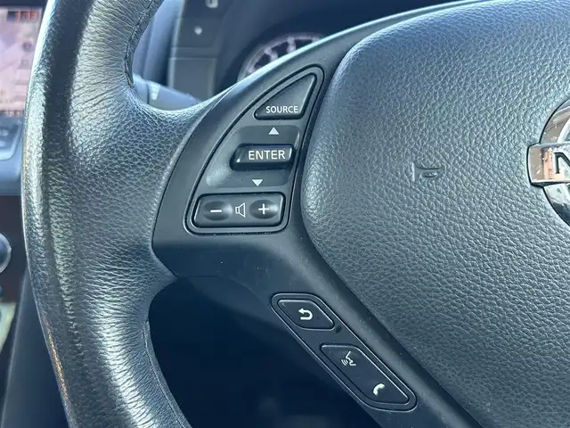 日産 スカイライン 370GT Type P 静岡県 2012(平24)年 9.7万km バイブラントレッド ユーザー買取車両/純正HDDナビ/[AM/FM/BT/TV/CD/DVD]/純正18インチAW/純正キセノンヘッドライト/MTモード付AT/バックカメラ/ドライブレコーダー/スマートキー/スペアキー×１/パワーシート/レザーシート/シートヒーター/USB入力端子/ETC/横滑り防止装置/SNOWモード/保証書/取扱説明書