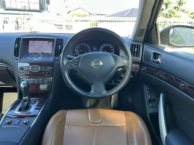 日産 スカイライン 370GT Type P 静岡県 2012(平24)年 9.7万km バイブラントレッド ユーザー買取車両/純正HDDナビ/[AM/FM/BT/TV/CD/DVD]/純正18インチAW/純正キセノンヘッドライト/MTモード付AT/バックカメラ/ドライブレコーダー/スマートキー/スペアキー×１/パワーシート/レザーシート/シートヒーター/USB入力端子/ETC/横滑り防止装置/SNOWモード/保証書/取扱説明書