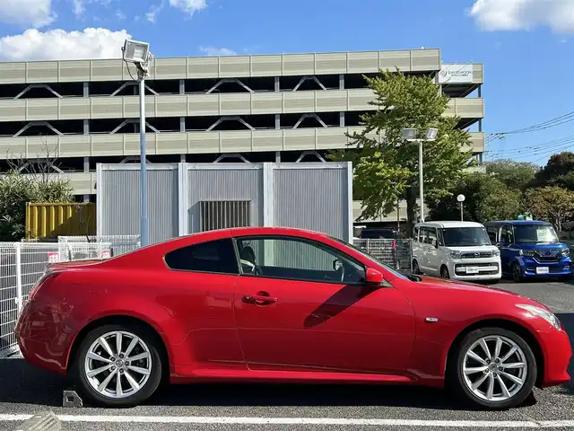 日産 スカイライン 370GT Type P 静岡県 2012(平24)年 9.7万km バイブラントレッド ユーザー買取車両/純正HDDナビ/[AM/FM/BT/TV/CD/DVD]/純正18インチAW/純正キセノンヘッドライト/MTモード付AT/バックカメラ/ドライブレコーダー/スマートキー/スペアキー×１/パワーシート/レザーシート/シートヒーター/USB入力端子/ETC/横滑り防止装置/SNOWモード/保証書/取扱説明書