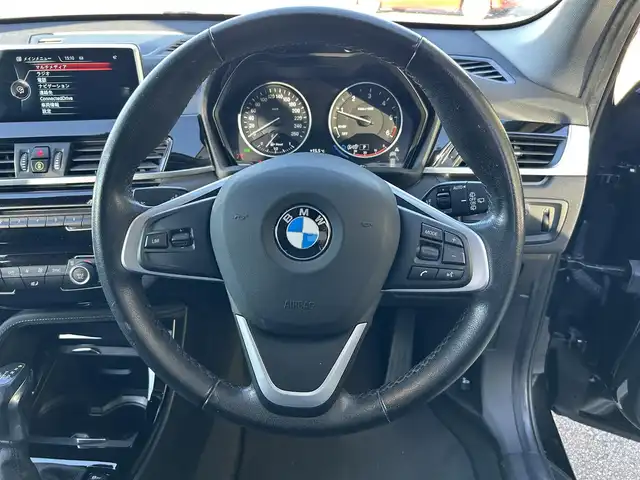 ＢＭＷ Ｘ１ xDrive 18d xライン 石川県 2017(平29)年 5.2万km 黒 4WD/サンルーフ/純正ナビ/　Bluetooth・AM/FM・CD・DVD・USB・AUX/バックカメラ/ETC/前後ドライブレコーダー/クルーズコントロール/パワーバックドア/ルーフレール/アンチロック・ブレーキ・システム/衝突被害軽減システム/横滑り防止装置/前後コーナーセンサー/レーンキープアシスト/盗難防止装置/ダウンヒルアシストコントロール/パーキングアシスト/アイドリングストップ/純正アルミホイール/スマートキー