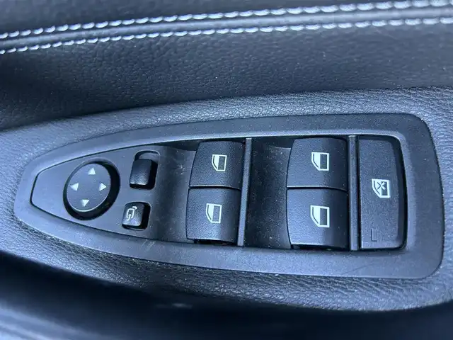 ＢＭＷ Ｘ１ xDrive 18d xライン 石川県 2017(平29)年 5.2万km 黒 4WD/サンルーフ/純正ナビ/　Bluetooth・AM/FM・CD・DVD・USB・AUX/バックカメラ/ETC/前後ドライブレコーダー/クルーズコントロール/パワーバックドア/ルーフレール/アンチロック・ブレーキ・システム/衝突被害軽減システム/横滑り防止装置/前後コーナーセンサー/レーンキープアシスト/盗難防止装置/ダウンヒルアシストコントロール/パーキングアシスト/アイドリングストップ/純正アルミホイール/スマートキー