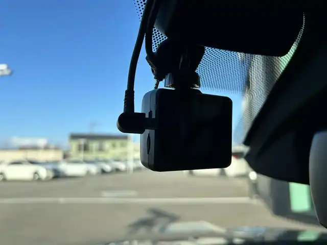 ＢＭＷ Ｘ１ xDrive 18d xライン 石川県 2017(平29)年 5.2万km 黒 4WD/サンルーフ/純正ナビ/　Bluetooth・AM/FM・CD・DVD・USB・AUX/バックカメラ/ETC/前後ドライブレコーダー/クルーズコントロール/パワーバックドア/ルーフレール/アンチロック・ブレーキ・システム/衝突被害軽減システム/横滑り防止装置/前後コーナーセンサー/レーンキープアシスト/盗難防止装置/ダウンヒルアシストコントロール/パーキングアシスト/アイドリングストップ/純正アルミホイール/スマートキー