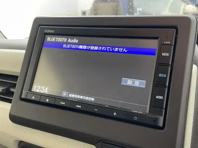 ホンダ Ｎ ＢＯＸ G L ホンダセンシング 滋賀県 2020(令2)年 3.4万km プラチナホワイトパール 禁煙車/純正ナビ/(CD/Bluetooth)/バックカメラ/ビルトインETC/前方ドラレコ/片側パワースライドドア/前席シートヒーター/LEDヘッドライト/オートライト/ホンダセンシング/　・オートハイビーム/　・アダプティブクルーズコントロール/　・衝突被害軽減ブレーキ（CMBS)/　・車線維持支援システム（LKAS)/　・路外逸脱抑制機能/　・先行車発進お知らせ機能/　・標識認識機能/　・歩行者事故低減ステアリング/　・誤発進抑制機能/アイドリングストップ/ナビ連動ステアリングスイッチ/プッシュスタート/スマートキー