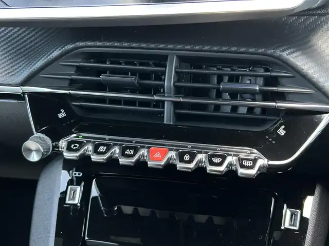 プジョー プジョー ２０８ GT 茨城県 2021(令3)年 2.2万km パール ワンオーナー　/ガラスルーフ　/アクティブセーフティブレーキ　/ＡＣＣ　/ＬＫＡ　/ＢＳＭ　/Ｂカメラ　/パーキングセンサー　/ＣａｒＰｌａｙ　/ＢＴ　/ＵＳＢ　/半革　/シートヒーター　/ＬＥＤ　/ＥＴＣ　/前後ドラレコ　/禁煙車