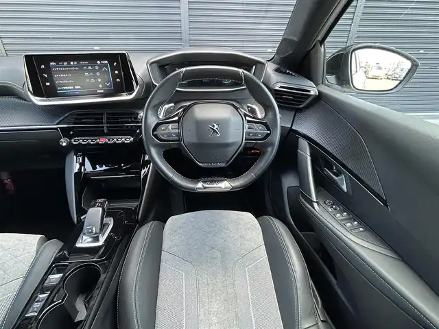 プジョー プジョー ２０８ GT 茨城県 2021(令3)年 2.2万km パール ワンオーナー　/ガラスルーフ　/アクティブセーフティブレーキ　/ＡＣＣ　/ＬＫＡ　/ＢＳＭ　/Ｂカメラ　/パーキングセンサー　/ＣａｒＰｌａｙ　/ＢＴ　/ＵＳＢ　/半革　/シートヒーター　/ＬＥＤ　/ＥＴＣ　/前後ドラレコ　/禁煙車