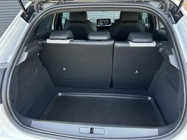 プジョー プジョー ２０８ GT 茨城県 2021(令3)年 2.2万km パール ワンオーナー　/ガラスルーフ　/アクティブセーフティブレーキ　/ＡＣＣ　/ＬＫＡ　/ＢＳＭ　/Ｂカメラ　/パーキングセンサー　/ＣａｒＰｌａｙ　/ＢＴ　/ＵＳＢ　/半革　/シートヒーター　/ＬＥＤ　/ＥＴＣ　/前後ドラレコ　/禁煙車