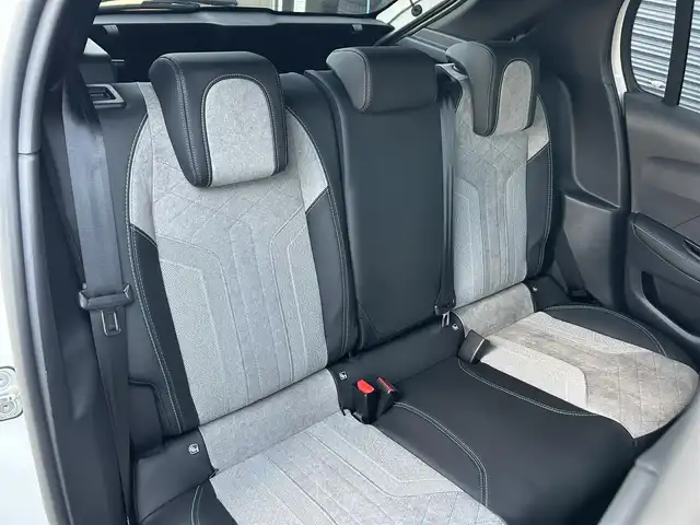 プジョー プジョー ２０８ GT 茨城県 2021(令3)年 2.2万km パール ワンオーナー　/ガラスルーフ　/アクティブセーフティブレーキ　/ＡＣＣ　/ＬＫＡ　/ＢＳＭ　/Ｂカメラ　/パーキングセンサー　/ＣａｒＰｌａｙ　/ＢＴ　/ＵＳＢ　/半革　/シートヒーター　/ＬＥＤ　/ＥＴＣ　/前後ドラレコ　/禁煙車