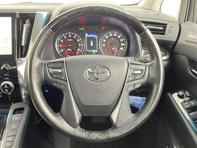 トヨタ アルファード S Cパッケージ 千葉県 2021(令3)年 1.2万km ホワイトパールクリスタルシャイン 禁煙車/トヨタセーフティセンス/・プリクラッシュセーフティ/・レーントレーシングアシスト/・ロードサインアシスト/・インテリジェントクリアランスソナー/・バックガイドモニター/・ブラインドスポットモニター/・リヤクロストラフィックアラート/両側パワースライドドア/パワーバックドア/T-Connectナビ/アラウンドビューモニター/レーダークルーズコントロール/LEDオートライト/ハーフレザーシート/パワーシート/純正18インチアルミホイール/純正フロアマット/USBポート/プッシュスタート