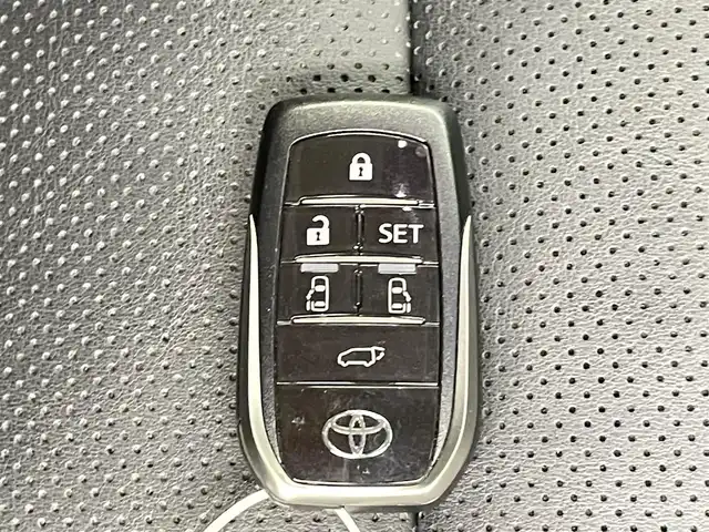 トヨタ アルファード S Cパッケージ 千葉県 2021(令3)年 1.2万km ホワイトパールクリスタルシャイン 禁煙車/トヨタセーフティセンス/・プリクラッシュセーフティ/・レーントレーシングアシスト/・ロードサインアシスト/・インテリジェントクリアランスソナー/・バックガイドモニター/・ブラインドスポットモニター/・リヤクロストラフィックアラート/両側パワースライドドア/パワーバックドア/T-Connectナビ/アラウンドビューモニター/レーダークルーズコントロール/LEDオートライト/ハーフレザーシート/パワーシート/純正18インチアルミホイール/純正フロアマット/USBポート/プッシュスタート