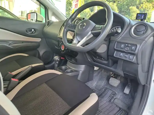 日産 ノート X Vセレクション 大阪府 2020(令2)年 1.8万km ブリリアントホワイトパール /禁煙ワンオーナ-//社外ナビ【ビッグX　X9Z】/・フルTV/CD/DVD/SD/Bluetooth//全周囲カメラ・バックカメラ・フロントカメラ//コーナーセンサー//デジタルインナーミラー//ETC//前後ドラレコ【DJ4-S】//衝突軽減ブレーキ//レーンキープアシスト//アイドリングストップ