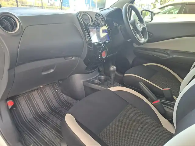 日産 ノート X Vセレクション 大阪府 2020(令2)年 1.8万km ブリリアントホワイトパール /禁煙ワンオーナ-//社外ナビ【ビッグX　X9Z】/・フルTV/CD/DVD/SD/Bluetooth//全周囲カメラ・バックカメラ・フロントカメラ//コーナーセンサー//デジタルインナーミラー//ETC//前後ドラレコ【DJ4-S】//衝突軽減ブレーキ//レーンキープアシスト//アイドリングストップ