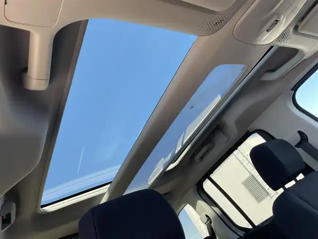 シトロエン シトロエン ベルランゴ シャイン ブルーHDi 東京都 2022(令4)年 2.3万km ベージュ 純正ディスプレイオーディオ/パノラミックガラスルーフ/ＡＣＣ/ＢＳＭ/レーンキープ/コーナーセンサー/前後ドライブレコーダー/ＥＴＣ/Ａｐｐｌｅ　Ｃａｒ　Ｐｌａｙ/Ａｎｄｏｒｏｉｄｏ　Ａｕｔｏ