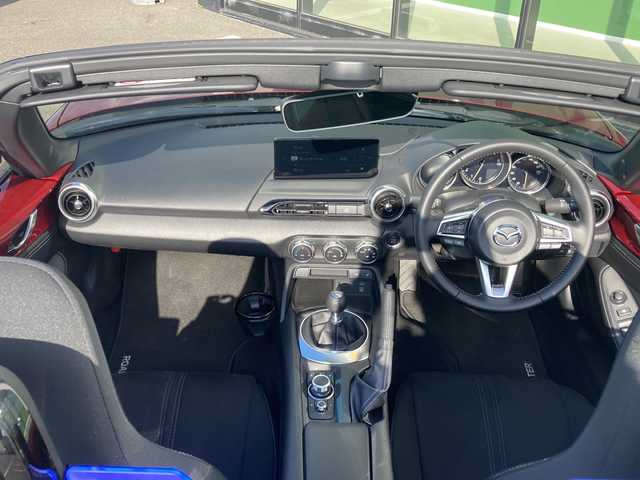 マツダ ロードスター S スペシャルパッケージ 福岡県 2024(令6)年 0.5万km ソウルレッドクリスタルM ツーリングパッケージ/・地上デジタルチューナー（フルセグ）/・アダプティブ・LED・ヘッドライト/・マツダ・レーダー・クルーズコントロール/・シートヒーター/・交通標識認識システム（TSR）/Apple CarPlay対応ディスプレイオーディオ/ワンオーナー/フルセグTV/Bluetooth/バックカメラ/6速MT/LEDヘッドライト/オートライト/オートハイビーム/シートヒーター/プッシュスタート/ETC/純正フロアマット/純正アルミホイール