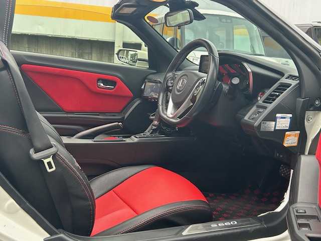 ホンダ Ｓ６６０ α 静岡県 2016(平28)年 4.3万km プレミアムスターホワイトP 純正ディスプレイオーディオ/BT/社外フルセグチューナー/社外ポータブルナビ/フルセグTV/バックカメラ/柿本改2本出しマフラー(純正マフラー積載)/クルーズコントロール/LEDヘッドライト/ETC/革調シートカバー/ドライブレコーダー/CTBA/ステアリングスイッチ/スマートキー×2/H30/R2/4/6点検記録簿有