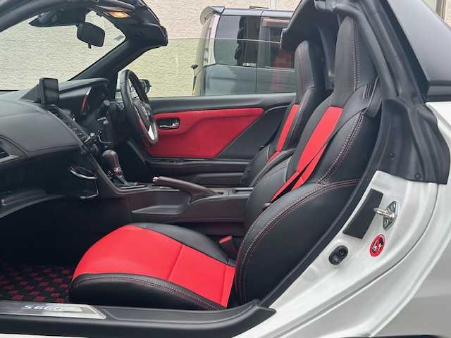 ホンダ Ｓ６６０ α 静岡県 2016(平28)年 4.3万km プレミアムスターホワイトP 純正ディスプレイオーディオ/BT/社外フルセグチューナー/社外ポータブルナビ/フルセグTV/バックカメラ/柿本改2本出しマフラー(純正マフラー積載)/クルーズコントロール/LEDヘッドライト/ETC/革調シートカバー/ドライブレコーダー/CTBA/ステアリングスイッチ/スマートキー×2/H30/R2/4/6点検記録簿有
