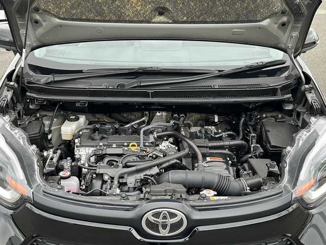 トヨタ シエンタ ハイブリッド Z 佐賀県 2024(令6)年 1.5万km ブラック/ホワイト Bluetooth搭載/ETC2.0/プッシュスタート/全方位車外カメラ/ドライブレコーダー前後/ナビ/フルセグTV/コーナーセンサー前後/クリアランスソナー/両側パワースライドドア/レーンキープアシスト/オートライト/オートマチックハイビーム/カーテンエアバッグ/クルーズコントロール/オペレーターサービス/EVモード/DRIVEモード/ステアリングスイッチ/革巻きステアリング