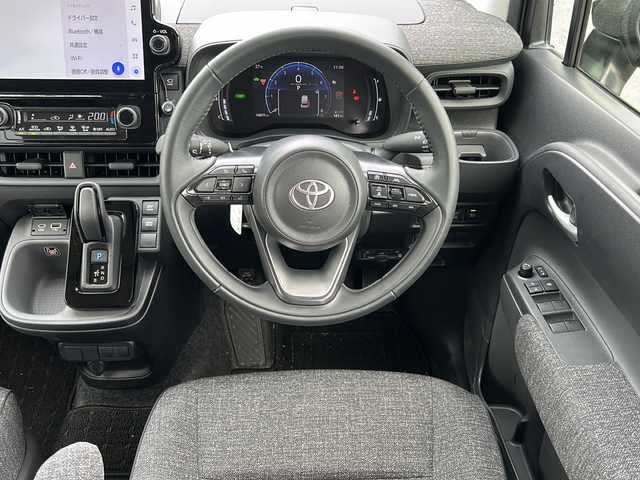 トヨタ シエンタ ハイブリッド Z 佐賀県 2024(令6)年 1.5万km ブラック/ホワイト Bluetooth搭載/ETC2.0/プッシュスタート/全方位車外カメラ/ドライブレコーダー前後/ナビ/フルセグTV/コーナーセンサー前後/クリアランスソナー/両側パワースライドドア/レーンキープアシスト/オートライト/オートマチックハイビーム/カーテンエアバッグ/クルーズコントロール/オペレーターサービス/EVモード/DRIVEモード/ステアリングスイッチ/革巻きステアリング