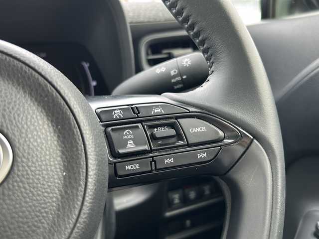 トヨタ シエンタ ハイブリッド Z 佐賀県 2024(令6)年 1.5万km ブラック/ホワイト Bluetooth搭載/ETC2.0/プッシュスタート/全方位車外カメラ/ドライブレコーダー前後/ナビ/フルセグTV/コーナーセンサー前後/クリアランスソナー/両側パワースライドドア/レーンキープアシスト/オートライト/オートマチックハイビーム/カーテンエアバッグ/クルーズコントロール/オペレーターサービス/EVモード/DRIVEモード/ステアリングスイッチ/革巻きステアリング