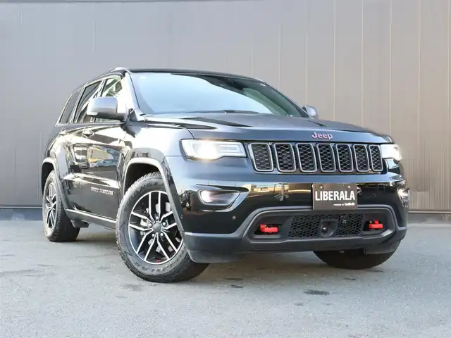 クライスラー・ジープ ジープ グランドチェロキー トレイルホーク 静岡県 2020(令2)年 1.9万km ダイヤモンドブラッククリスタル 4WD/限定152台/純正ナビ/バックカメラ/半革/シートヒーター/パワーシート/エアシート/パワーバックドア/ステアリングヒーター/シートベンチレーション/クルーズコントロール/ルーフレール/フルセグテレビ/ACC/ETC2/0/アイドリングストップ/スマートキー/プッシュスタート