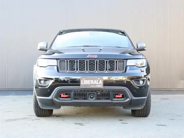 クライスラー・ジープ ジープ グランドチェロキー トレイルホーク 静岡県 2020(令2)年 1.9万km ダイヤモンドブラッククリスタル 4WD/限定152台/純正ナビ/バックカメラ/半革/シートヒーター/パワーシート/エアシート/パワーバックドア/ステアリングヒーター/シートベンチレーション/クルーズコントロール/ルーフレール/フルセグテレビ/ACC/ETC2/0/アイドリングストップ/スマートキー/プッシュスタート