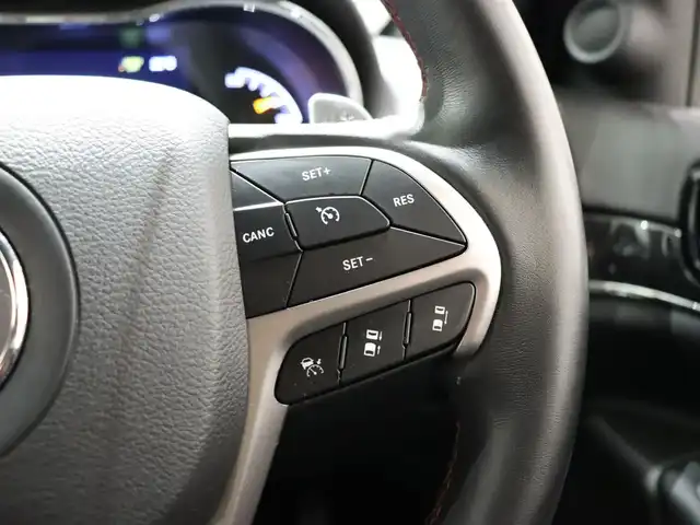 クライスラー・ジープ ジープ グランドチェロキー トレイルホーク 静岡県 2020(令2)年 1.9万km ダイヤモンドブラッククリスタル 4WD/限定152台/純正ナビ/バックカメラ/半革/シートヒーター/パワーシート/エアシート/パワーバックドア/ステアリングヒーター/シートベンチレーション/クルーズコントロール/ルーフレール/フルセグテレビ/ACC/ETC2/0/アイドリングストップ/スマートキー/プッシュスタート