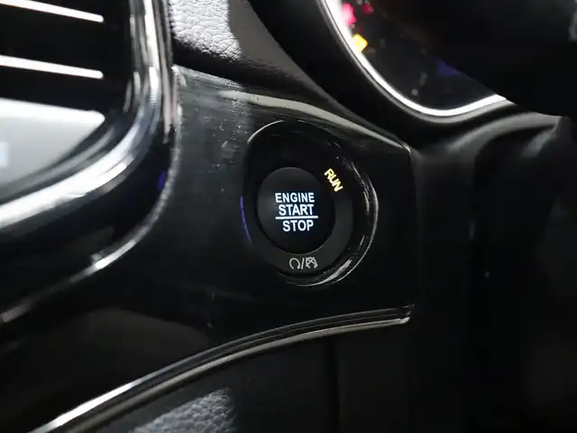 クライスラー・ジープ ジープ グランドチェロキー トレイルホーク 静岡県 2020(令2)年 1.9万km ダイヤモンドブラッククリスタル 4WD/限定152台/純正ナビ/バックカメラ/半革/シートヒーター/パワーシート/エアシート/パワーバックドア/ステアリングヒーター/シートベンチレーション/クルーズコントロール/ルーフレール/フルセグテレビ/ACC/ETC2/0/アイドリングストップ/スマートキー/プッシュスタート