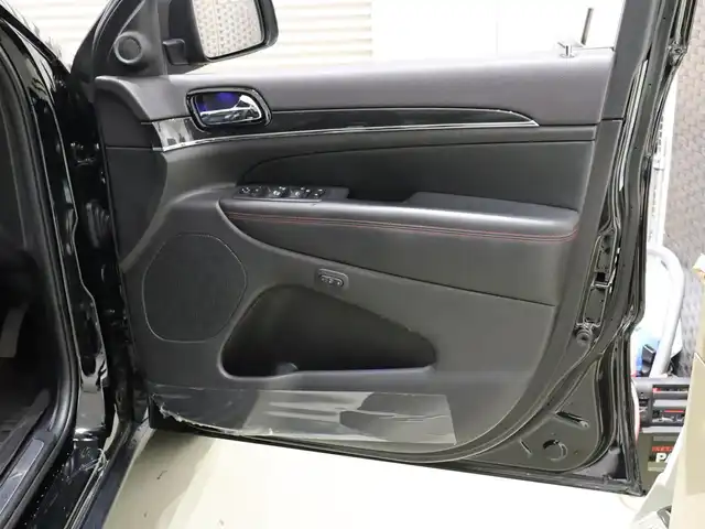 クライスラー・ジープ ジープ グランドチェロキー トレイルホーク 静岡県 2020(令2)年 1.9万km ダイヤモンドブラッククリスタル 4WD/限定152台/純正ナビ/バックカメラ/半革/シートヒーター/パワーシート/エアシート/パワーバックドア/ステアリングヒーター/シートベンチレーション/クルーズコントロール/ルーフレール/フルセグテレビ/ACC/ETC2/0/アイドリングストップ/スマートキー/プッシュスタート