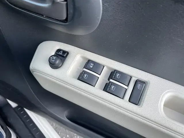 ダイハツ ミラ ココア L 島根県 2015(平27)年 8.2万km パールホワイトⅢ 社外SDナビ(Bluetooth/AM/FM)/CD/DVD/フルセグTV/ETC/ドリンクホルダー/ドアバイザー/禁煙車/エコアイドル機能/ベンチシート/純正フロアマット/盗難防止装置/エアバック(運転席・助手席)/ABS