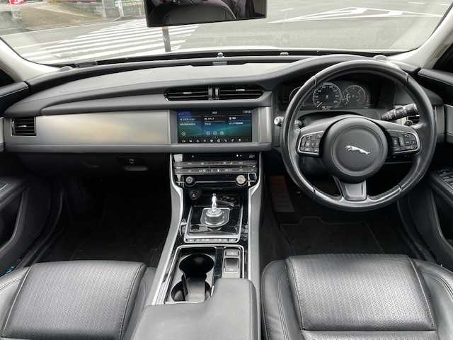 ジャガー ＸＦ プレステージ 神奈川県 2017(平29)年 7.8万km パール 純正ナビ/バックカメラ/ウィンカーミラー/クルーズコントロール/ドアバイザー/プッシュスタート/ETC/純正アルミホイール
