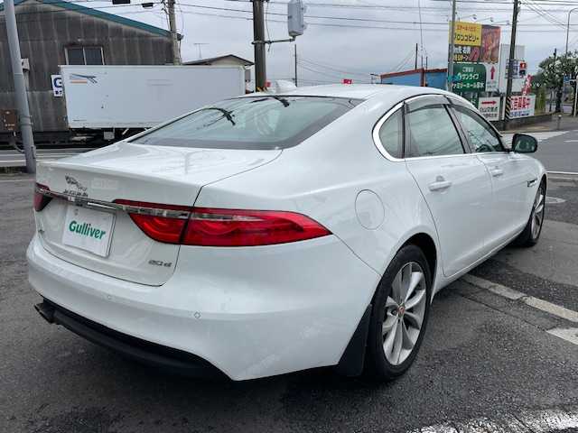 ジャガー ＸＦ プレステージ 神奈川県 2017(平29)年 7.8万km パール 純正ナビ/バックカメラ/ウィンカーミラー/クルーズコントロール/ドアバイザー/プッシュスタート/ETC/純正アルミホイール